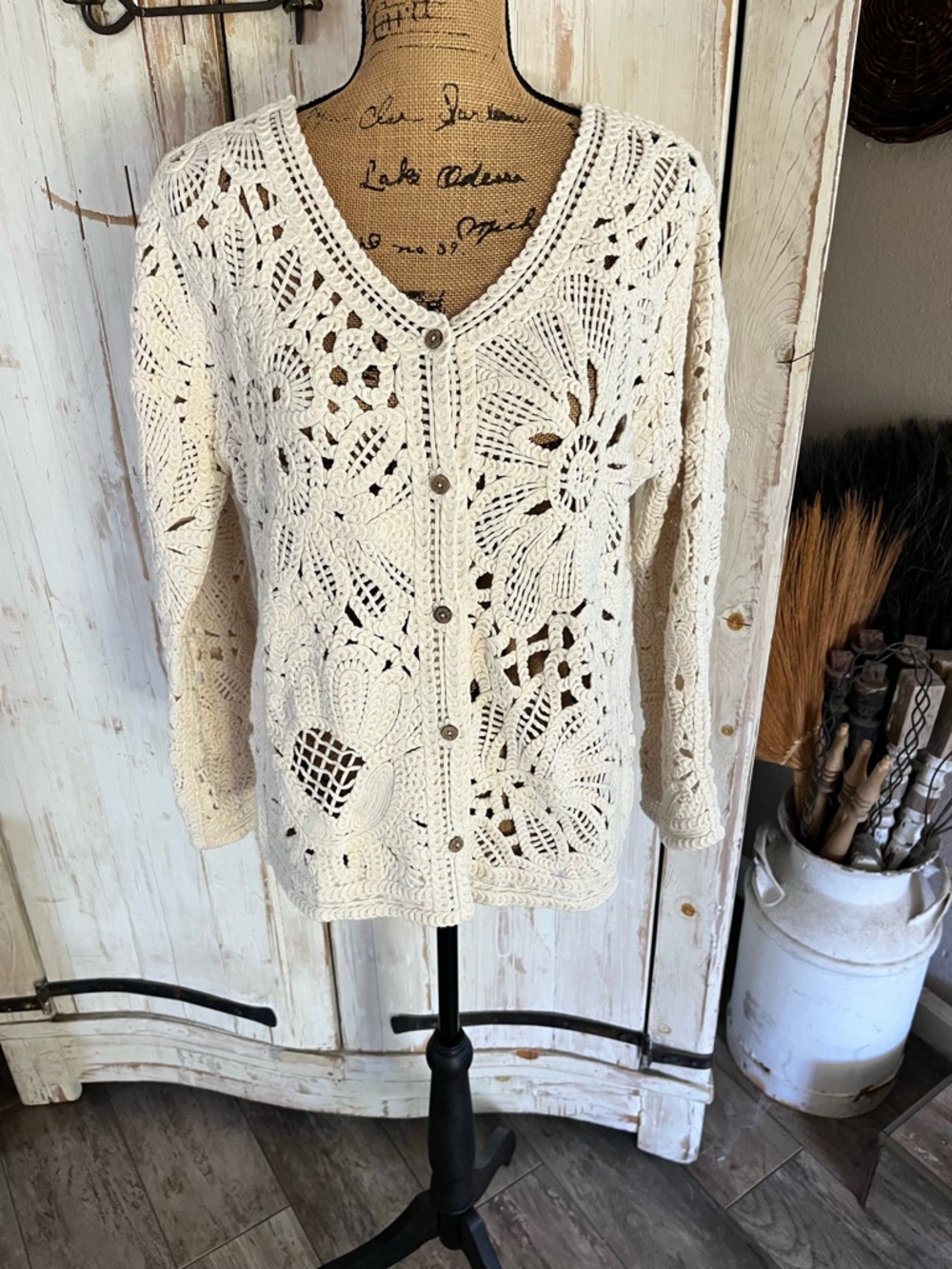 Solitaire crochet floral cardigan